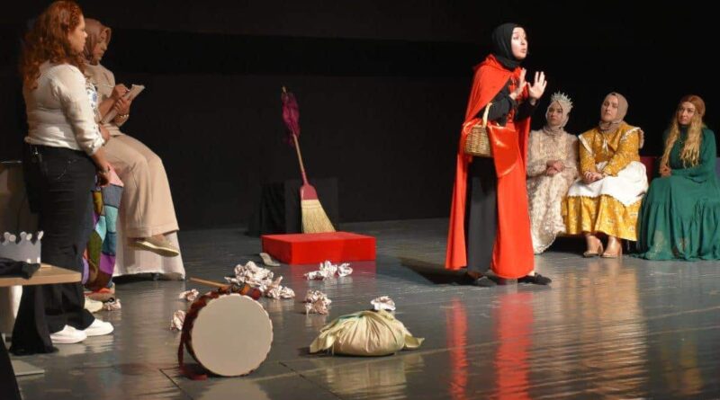 Dr. Sadık Ahmet İlkokulunun Velilerinden Değme Oyunculara Taş Çıkartan Sahne Performansı