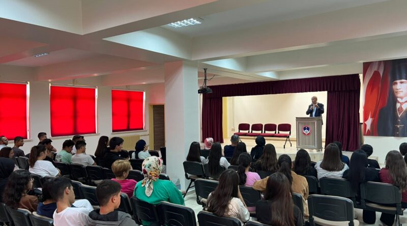 Geleceğe Büyük Yatırım: Şehit Ömer Durmaz Anadolu Lisesi’nin Kütüphanesi Bağışlarla Büyüyor.