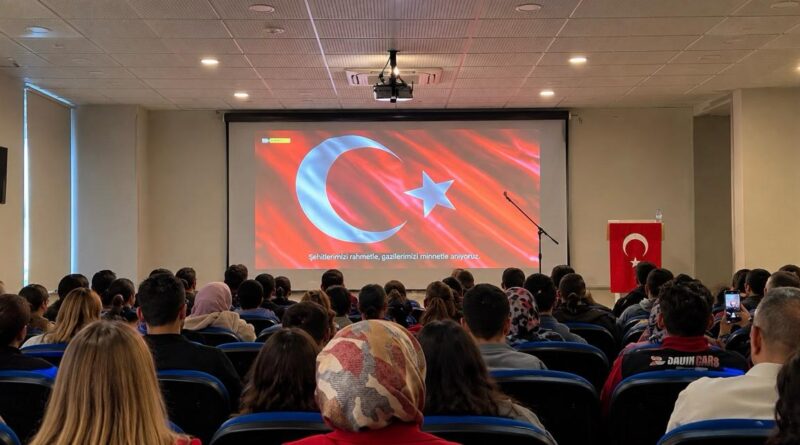 Özel Eğitim Meslek Okulu 29 Ekim Cumhuriyet Bayramını Coşku İle Kutladı